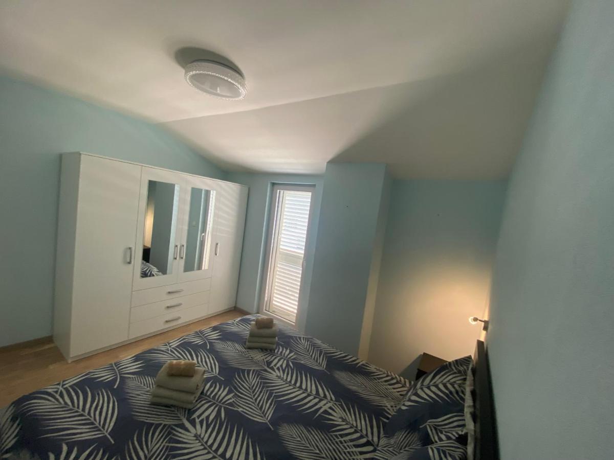 Apartment Triva